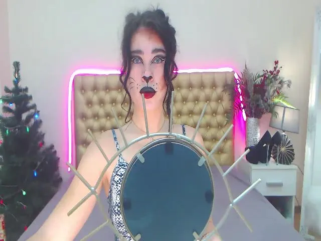 Live sex webcam photo for ErikaCurtees #271820287