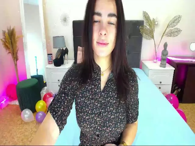 Live sex webcam photo for ErikaCurtees #271955142