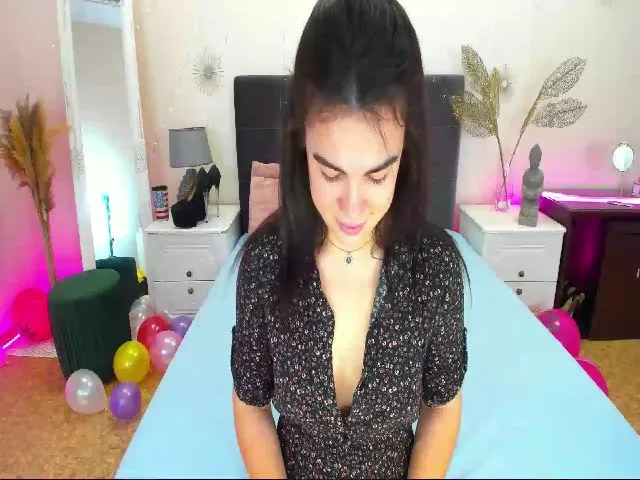 Live sex webcam photo for ErikaCurtees #271955430