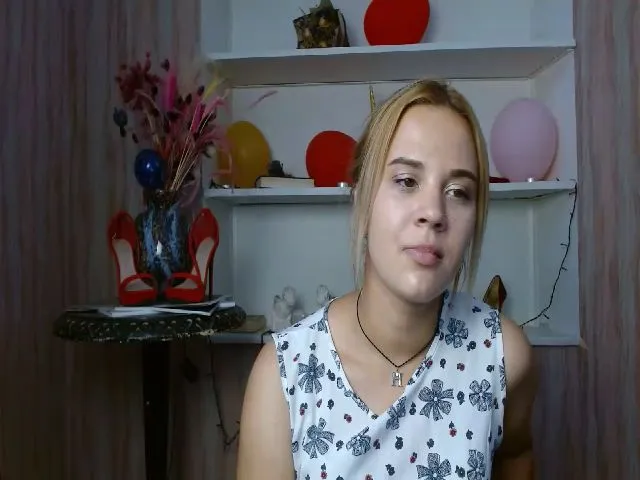 Live sex webcam photo for ErikkaDream #274481159