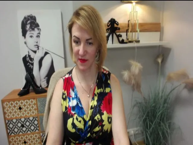 Live sex webcam photo for EroticFELIZIA #272550918