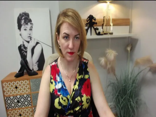 Live sex webcam photo for EroticFELIZIA #272551096