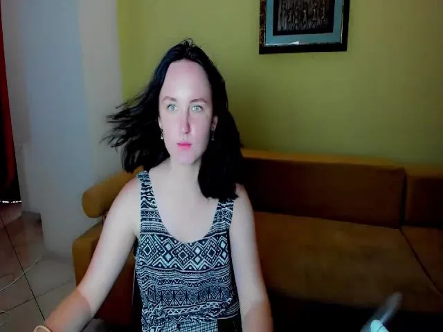 Live sex webcam photo for EvaClark01 #273929992