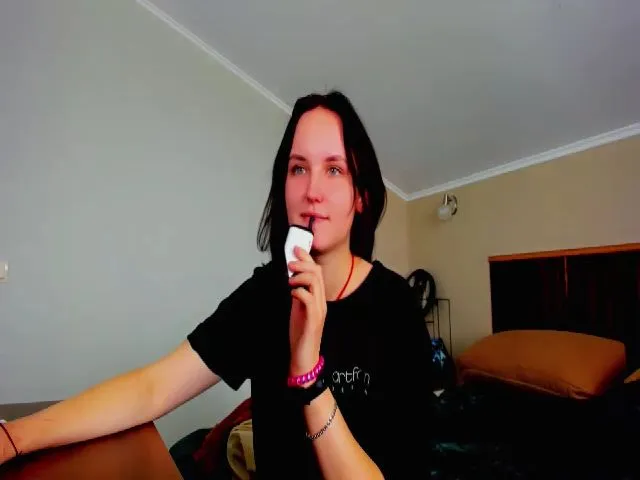Live sex webcam photo for EvaClark01 #274103170