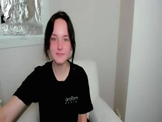 Live sex webcam photo for EvaClark01 #274295606