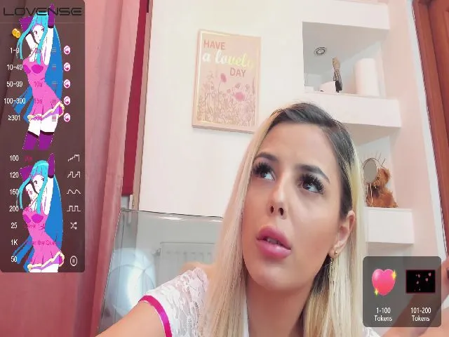 Live sex webcam photo for EvaKittyy #272597669