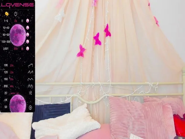 Live sex webcam photo for EvaKittyy #272778087