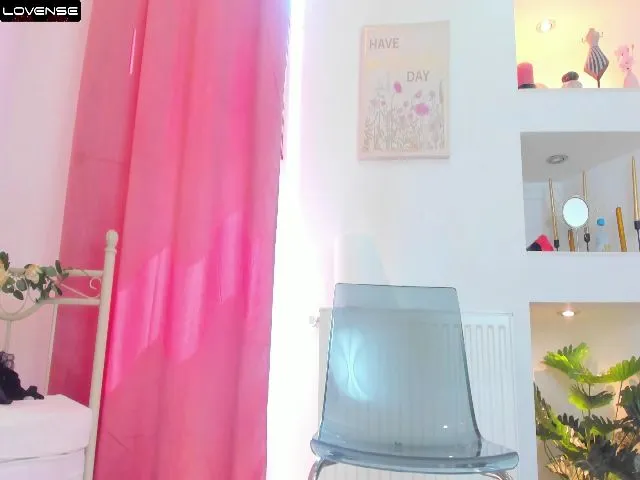 Live sex webcam photo for EvaKittyy #273011061