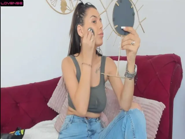 Live sex webcam photo for EvaKittyy #274442494