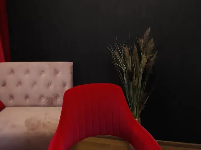 Live sex webcam photo for EvaMillis #274531559