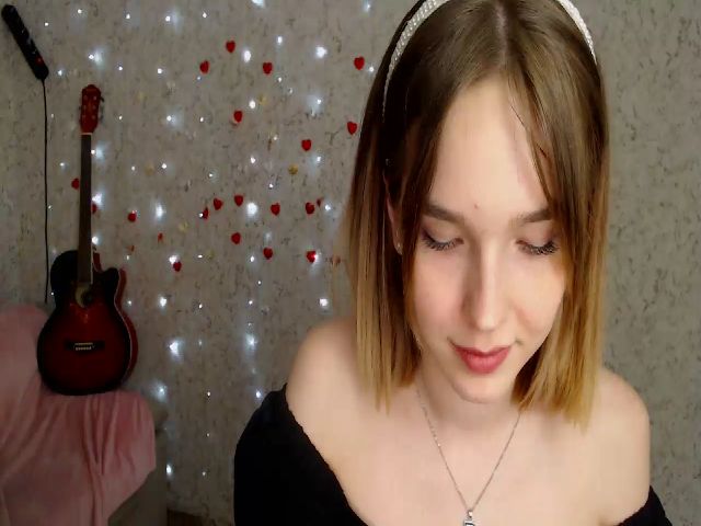 Live sex webcam photo for EvaRockStar #273561934