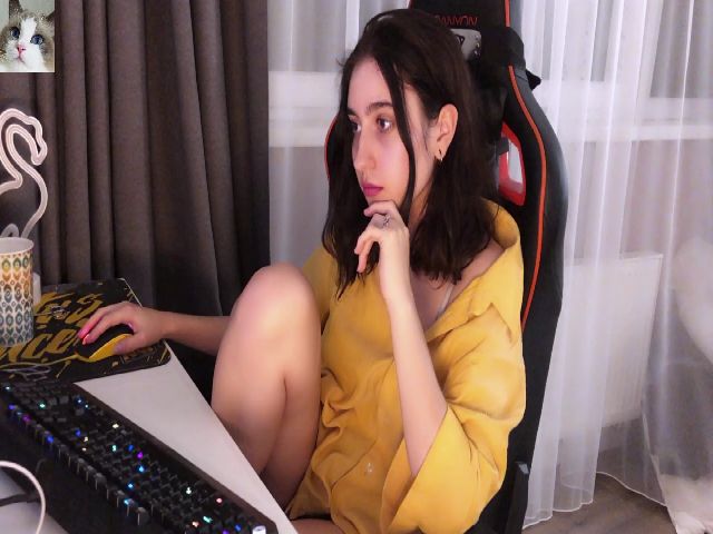 Live sex webcam photo for EvaWho #274334488