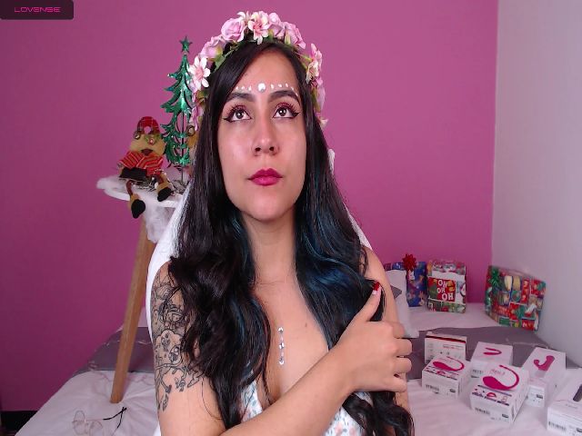 Live sex webcam photo for Eva_Collins2 #271852897