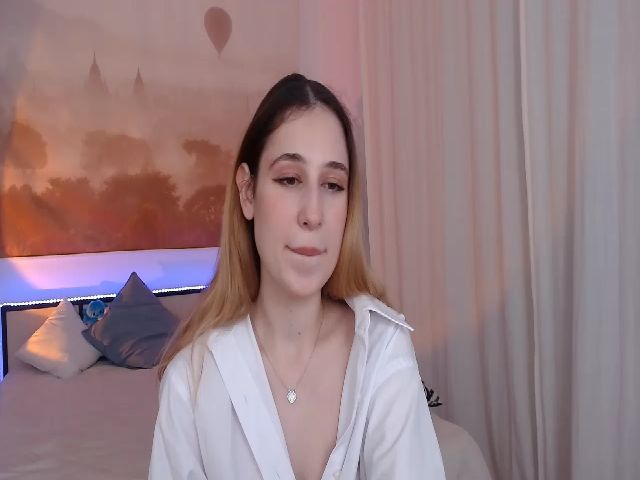Live sex webcam photo for Eva_Owen #271743185