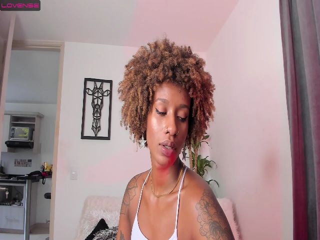 Live sex webcam photo for Evajacksn #273701007