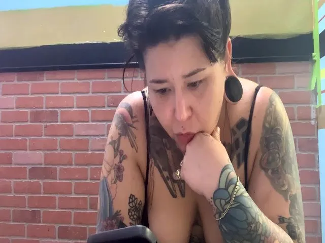 Live sex webcam photo for Evasiame #272648382