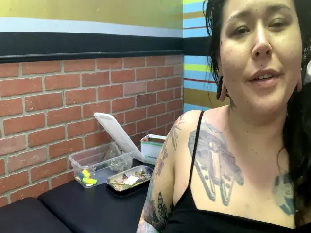 Live sex webcam photo for Evasiame #272787836