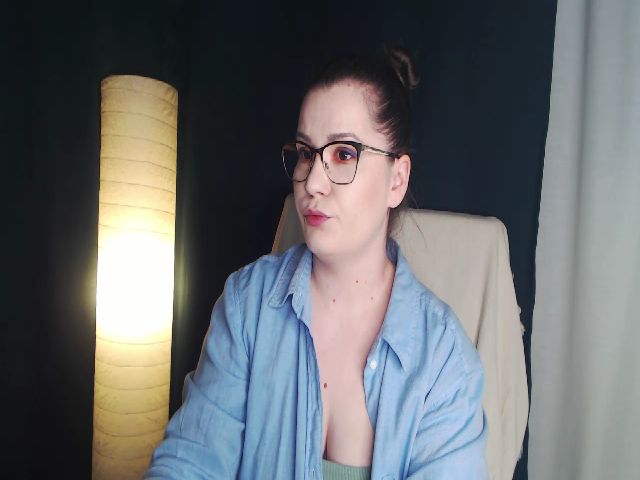 Live sex webcam photo for EveGoddes #271832148