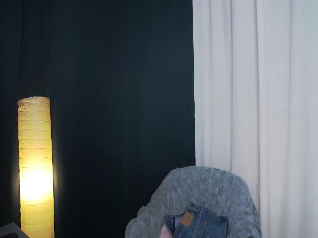 Live sex webcam photo for EveGoddes #273398848