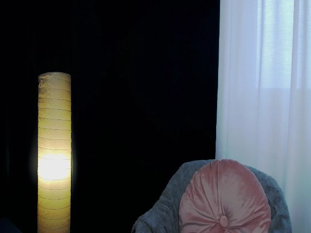 Live sex webcam photo for EveGoddes #273625961