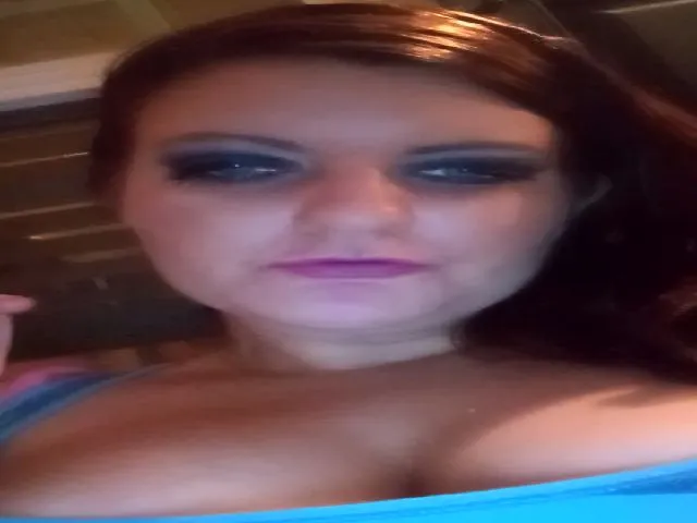 Live sex webcam photo for EveeMonroe35 #273322404