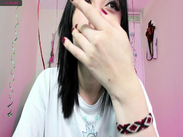 Live sex webcam photo for Evee_j #271809229