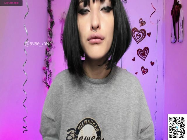 Live sex webcam photo for Evee_j #272134285