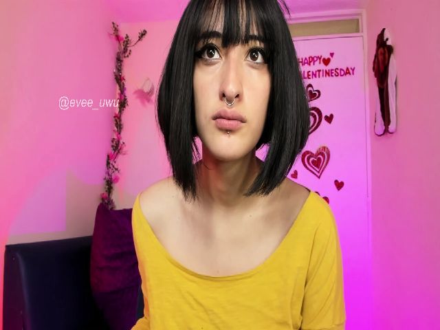 Live sex webcam photo for Evee_j #272282077