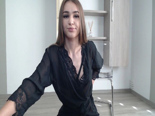 Live sex webcam photo for Evelineanml #274144715