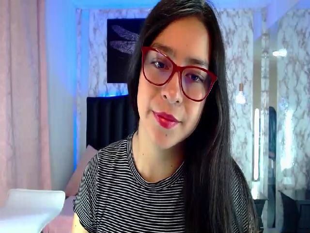 Live sex webcam photo for Evelyn_Louis #272500568