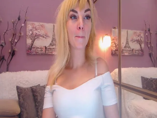 Live sex webcam photo for EwaXSweet #272959286
