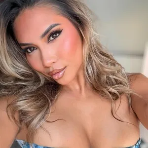 Live sex webcam photo for ExoticLILYxo #292812420