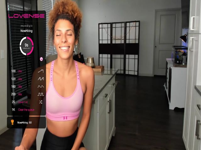 Live sex webcam photo for Exoticpeachx #271566792