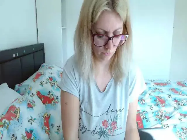 Live sex webcam photo for ExotikBabe #272894476