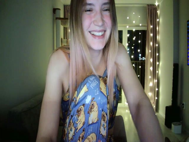 Live sex webcam photo for Eye_Poppy_ #274641018