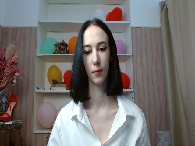 Live sex webcam photo for FantasyAlisse #274135158