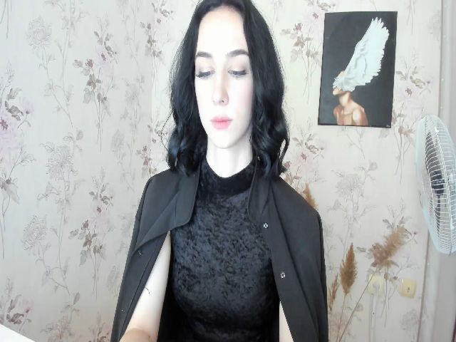 Live sex webcam photo for FantasyAlisse #274400775