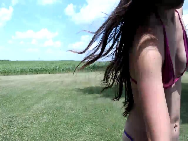 Live sex webcam photo for FarmGirl__ #273922420