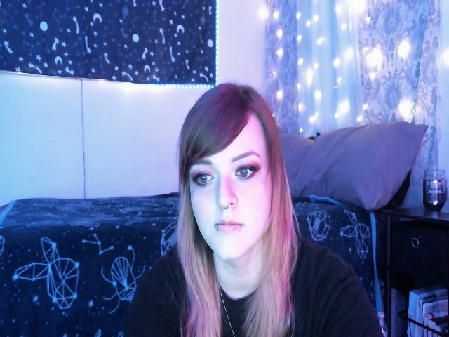 Live sex webcam photo for FloraSky #274281751