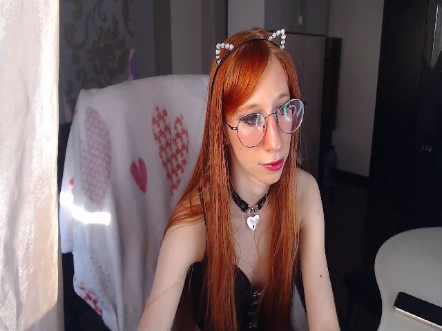 Live sex webcam photo for FoxyDaisy_ #272553436