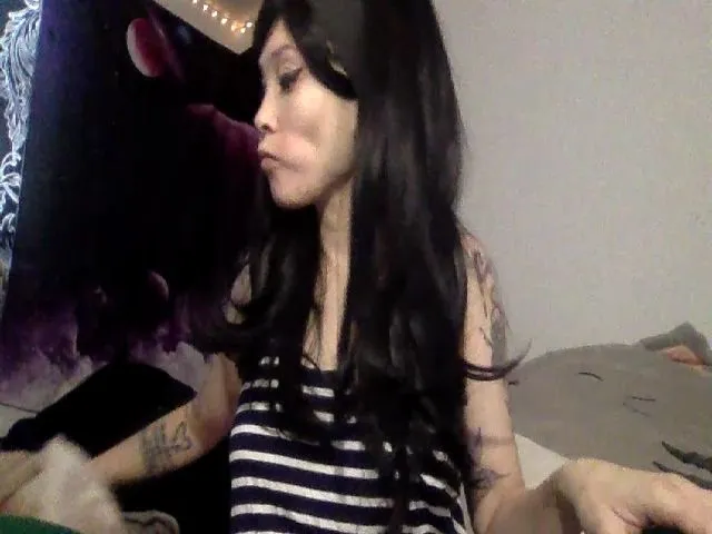 Live sex webcam photo for FRANKK_CASTLE #272059561