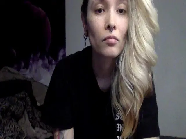 Live sex webcam photo for FRANKK_CASTLE #272390956