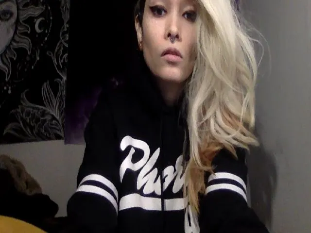 Live sex webcam photo for FRANKK_CASTLE #272579433