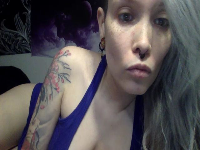 Live sex webcam photo for FRANKK_CASTLE #272836532