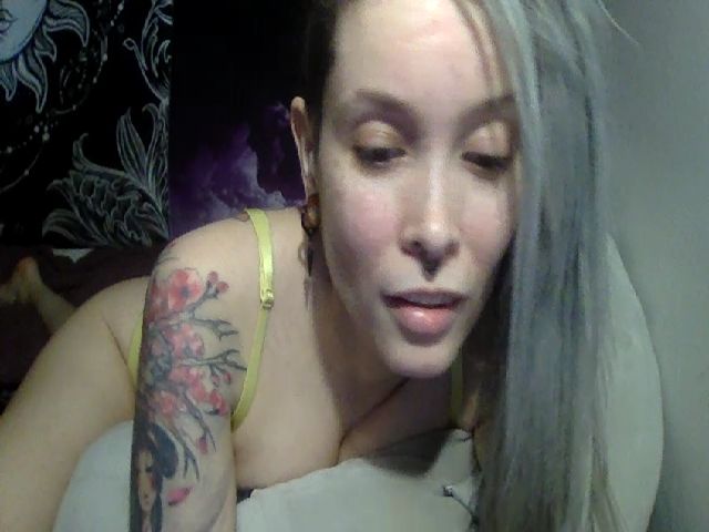 Live sex webcam photo for FRANKK_CASTLE #272935529