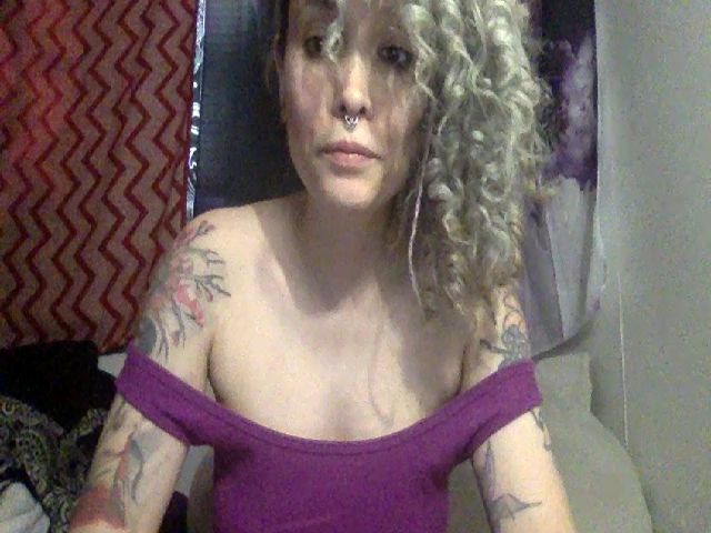 Live sex webcam photo for FRANKK_CASTLE #273182271