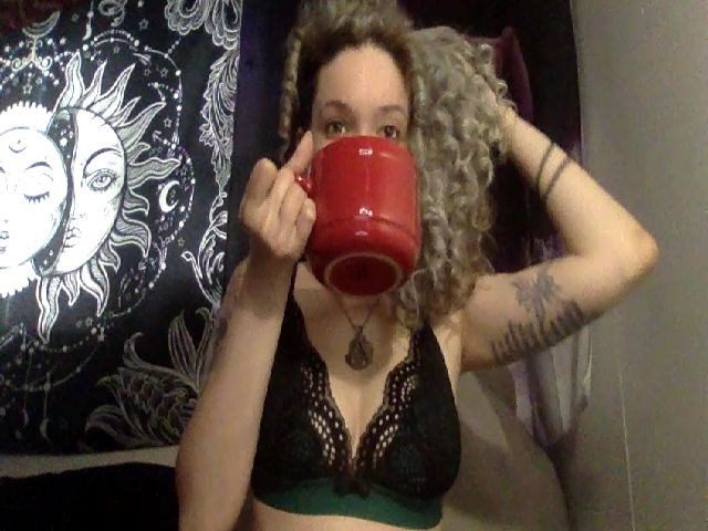 Live sex webcam photo for FRANKK_CASTLE #273192396