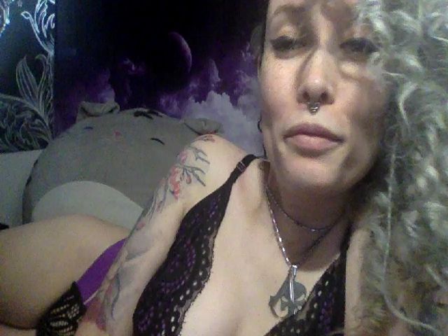 Live sex webcam photo for FRANKK_CASTLE #273204958