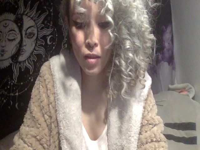 Live sex webcam photo for FRANKK_CASTLE #273227965