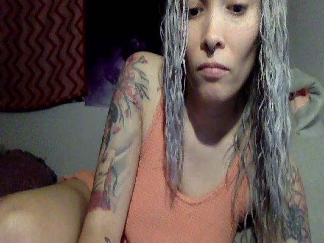 Live sex webcam photo for FRANKK_CASTLE #273519241